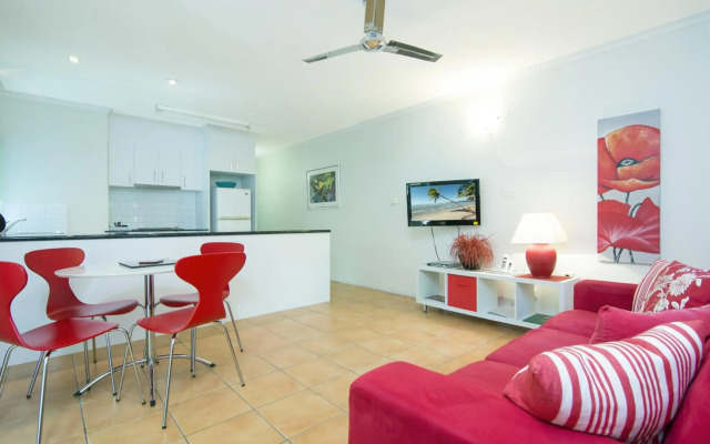 Port Douglas Outrigger Holiday Apartments