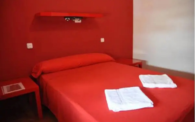 Mana Mana Youth Hostel