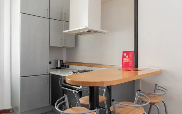 Modern Apartment with Mezzanine