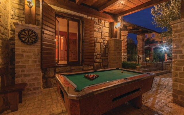 Amazing Home in Vir With 9 Bedrooms, Wifi and Outdoor Swimming Pool