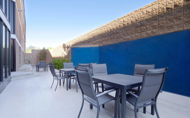 Holiday Inn Express & Suites Phoenix - Tempe by IHG