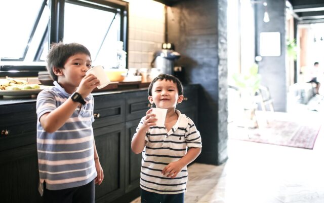 L'atelier Poshtel Phuket Hostel