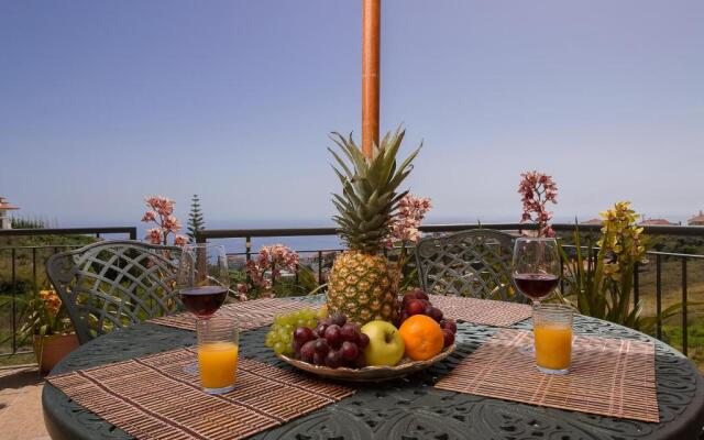 Paradise House Calheta