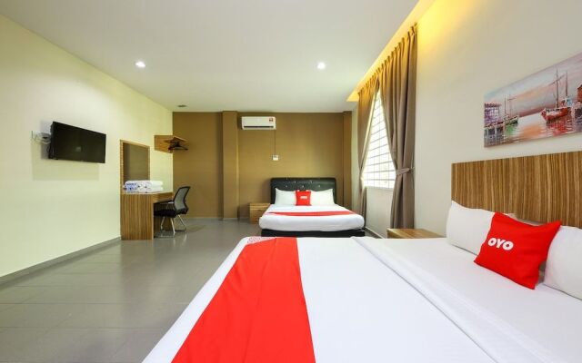 OYO 89839 Riaz Hotel