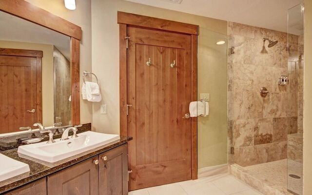 One Ski Hill Place S8309