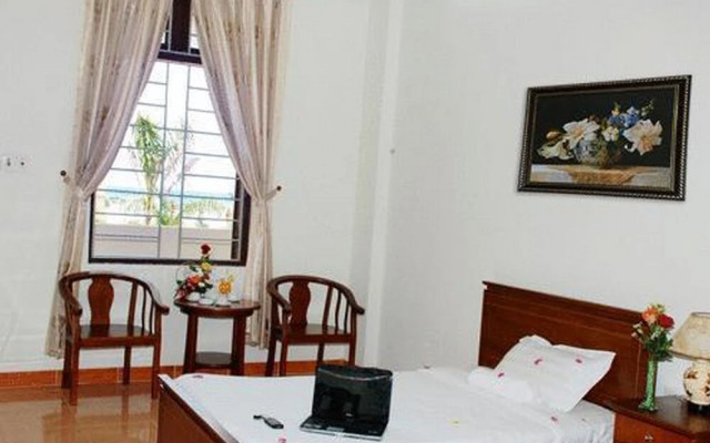 OYO 594 Cua Dai Beach