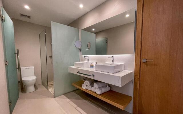 Oceans Views apartment with private jacuzzi, BGSB3