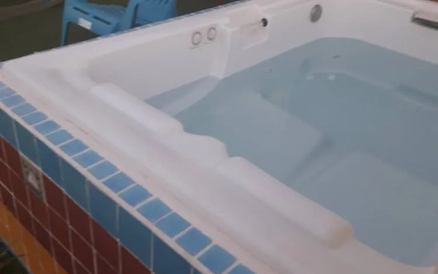 Cancun Guest House 4 Terrace Tub