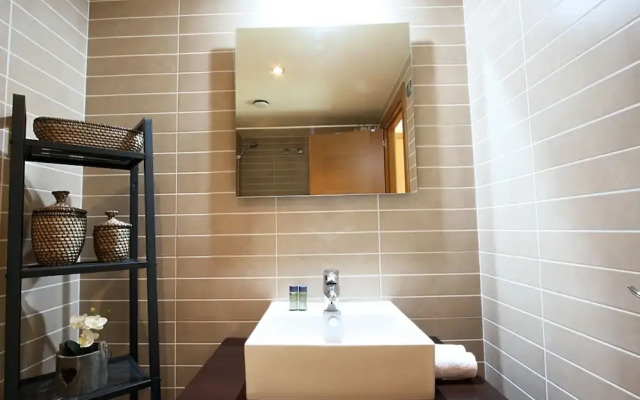 Mazi Apartments Downtown