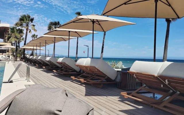Apartmentsleeps4-golfclub-freeparking-bbq-pool-ac