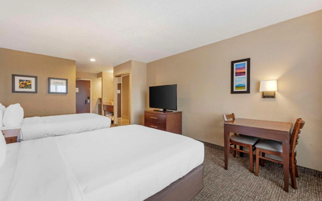 Comfort Inn Lathrop - Stockton Airport
