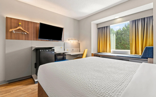 Microtel Inn & Suites by Wyndham Salisbury