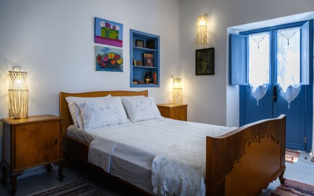 The Aegean blue country house Old Milos