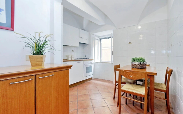 Clementina Charme - My Extra Home