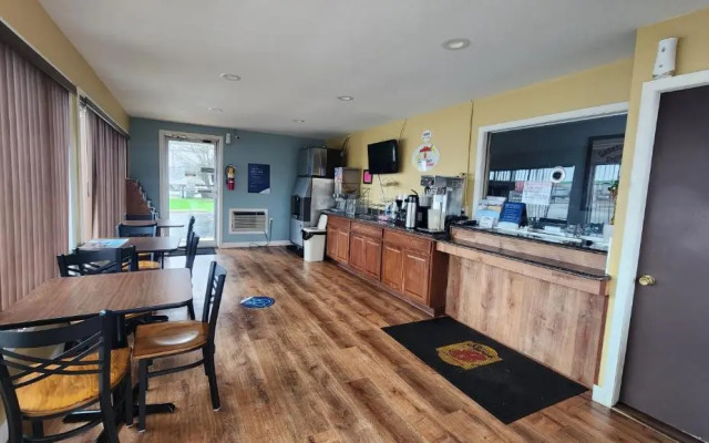 Super 8 Centerville-Richmond