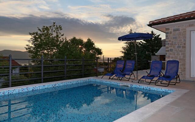 Lurda in Linardići with 4 bedrooms and 2 bathrooms