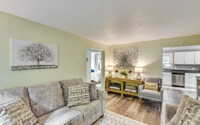 < 1 Mi to Notre Dame: Family-friendly Home!