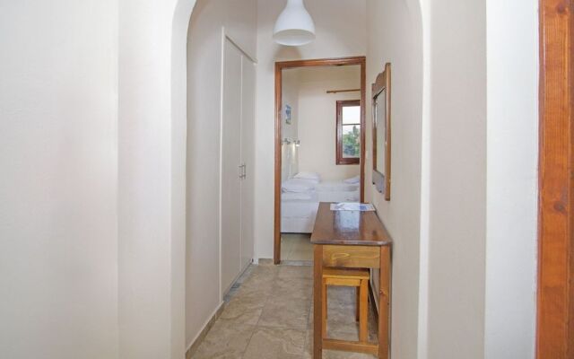 Nikolouzos Sunny Estate