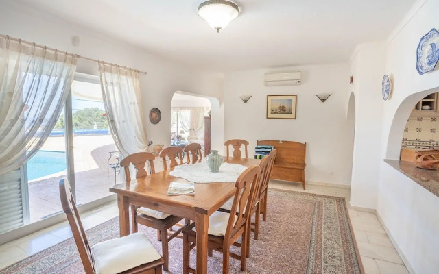 Silver Beautiful 4 Bedroom Vila Just Steps TO TH