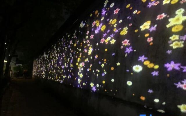 Tongli Cloud House Quadrangle Designer Cinema Hotel