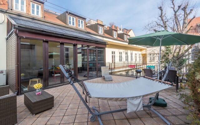 Spacious Apartments in Heart of Prague