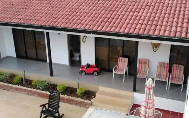 Casa Vacacional Con Piscina en La Mesa