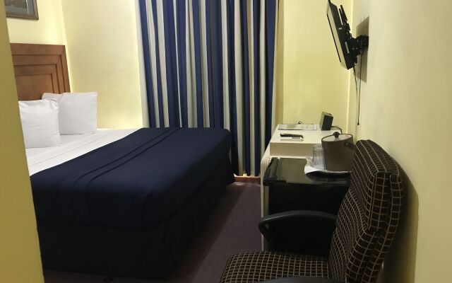 Airport Suites Hotel