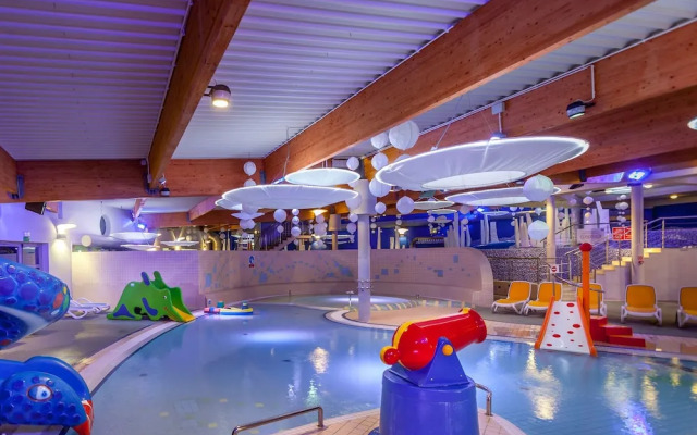 Aqua House