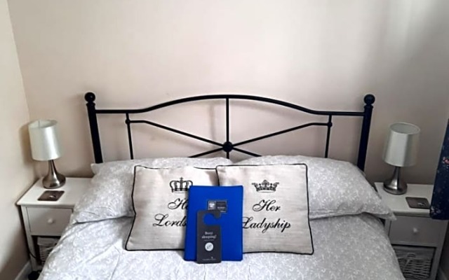 The Roebuck - Travel accommodation