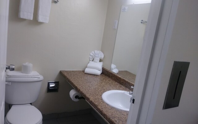Big Chile Inn & Suites