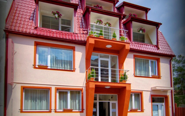Tranzzit Hotel