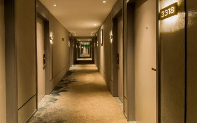 Homeinn Selected Hotel (Shanghai Lujiazui Software Park Lancun Road Subway Station)