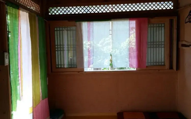 Moonlight Hanok Guesthouse