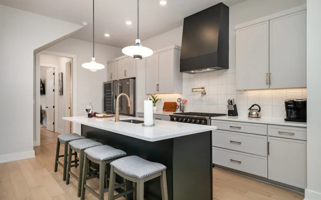 Trinity Beats-private Rooftop Deck-east Nashville