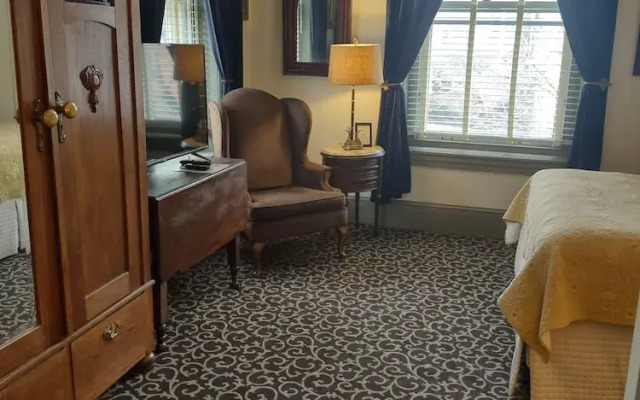 The Lafayette Inn
