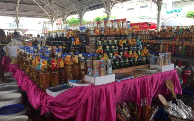 MALAKA F1 TOUT CONFORT Le Moule avec Piscine