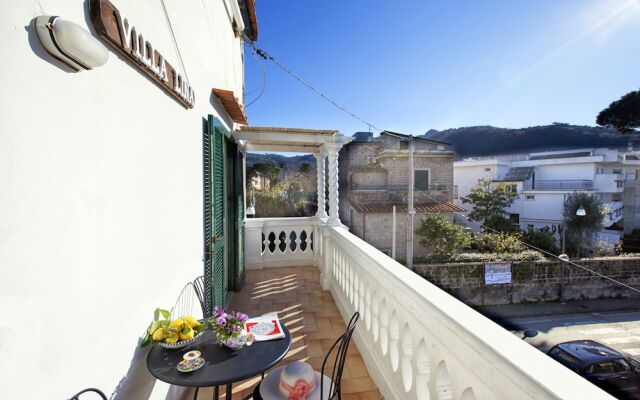 Estate4home- Villa Lina