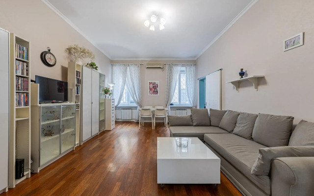 Smart Host на бульваре Страстной