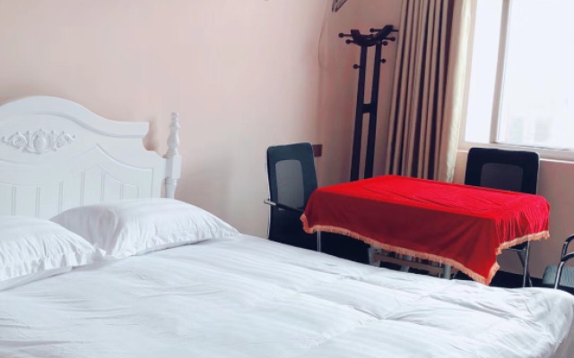Qianhong Hotel