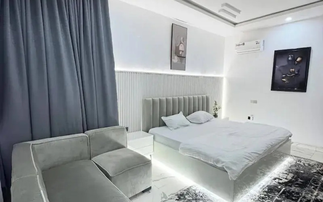 Mavis Suites