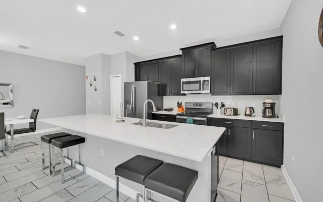 1569plunker 4 Bedroom Townhouse