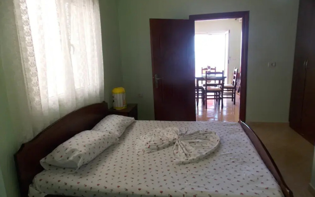 Hotel Erioni