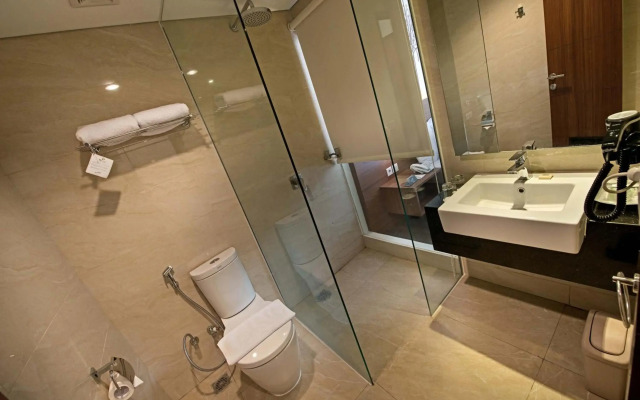 Grand Whiz Hotel Poins Simatupang Jakarta