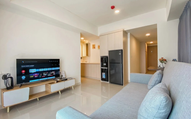 Restful And Chic 2Br At Meikarta Apartment