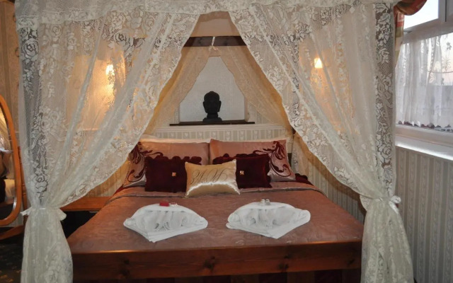 The New Guilderoy Hotel