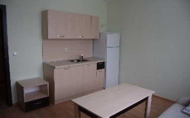 Persey Iglika Apartments