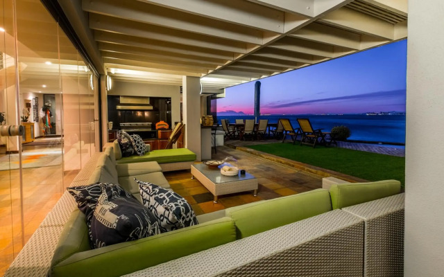 185 on Beach Boutique Suites and Apartments