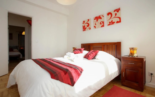 Johnny Ringo Family Apartment II