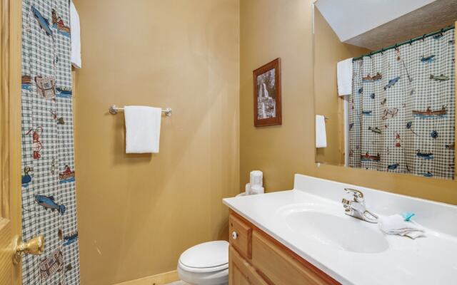 Smoky Bear Lodge by Jackson Mountain Homes