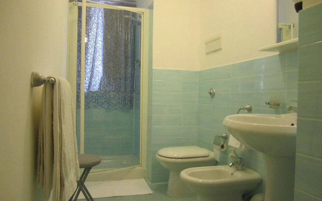 Hostel H24